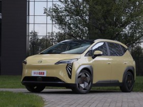 丰田考斯特12座延安落地多少钱