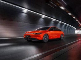 众汇财经新闻:23款奔驰斯宾特高顶商务最低报价图片配置最大优惠行情