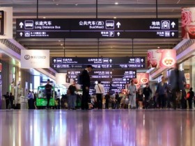 说出来你可能不信,23款奔驰斯宾特高顶商务改装天津港现车报价55万优惠3万